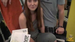 HUNT4K. فحش نقد رقم کے لئے کی اجازت دیتا ہنٹر کرنے کے لئے آخر میں اپنے GF خالی جم