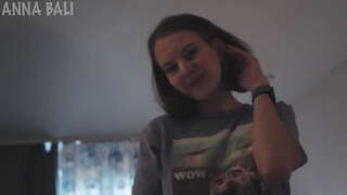 Rwy&#039;n hoffi i gymryd oddi ar fy panties pan fydd fy stepbrother yn gwylio