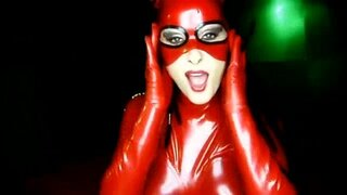 Ад там, де вечірка / Це місце, де вечірка відбувається