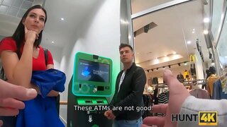 LOV NA 4K. Čovjek promatra, kao u njegovu ljepotu prodire stranac