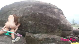 Staruri porno Manu Fox sex anal fără prezervativ pe plajă publică