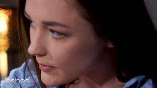 Lesbea Alya Stark facesitting a romantický sex s českými babe v pätách